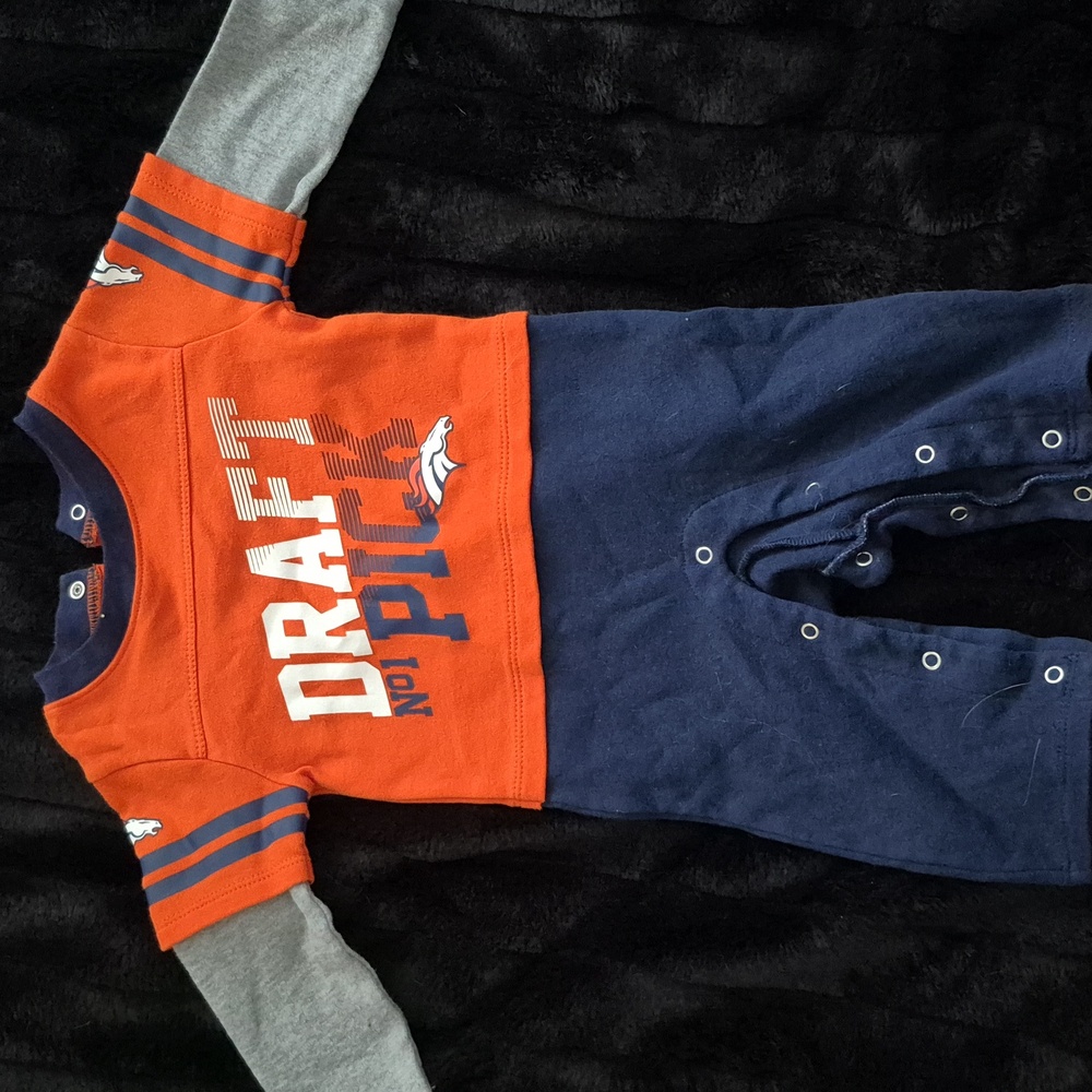 Baby broncos outfit